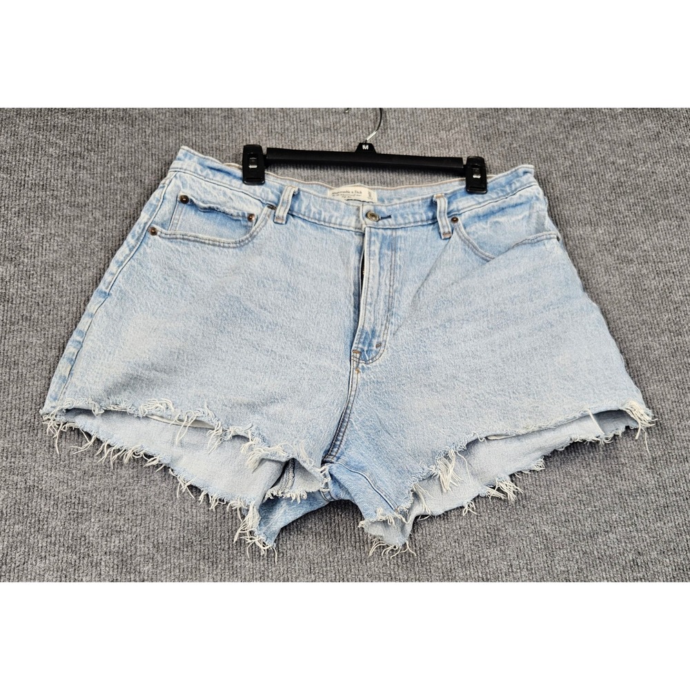 Abercrombie & Fitch Curve Love 90s Relaxed Cutoff Shorts High Rise Light Wash 33